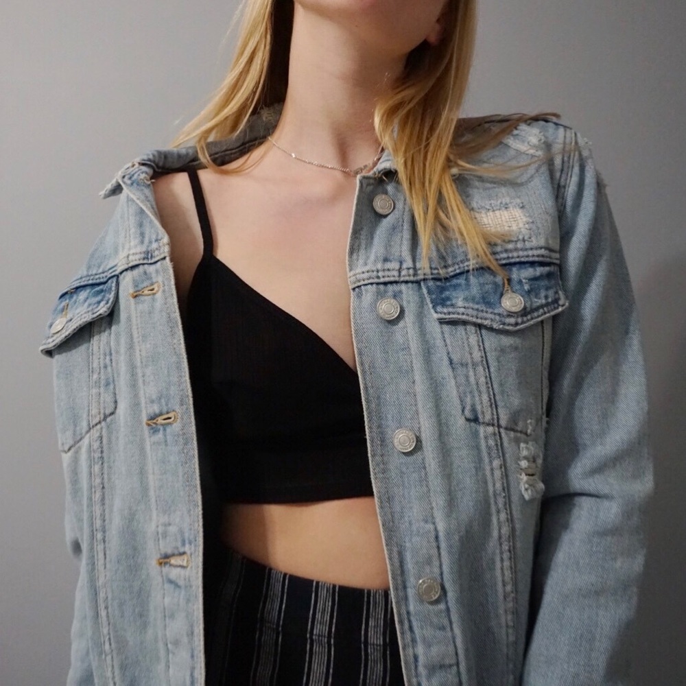 OVERSIZED JEAN JACKET